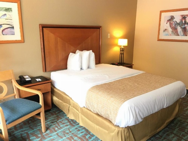 Travelodge by Wyndham Harriman image 10