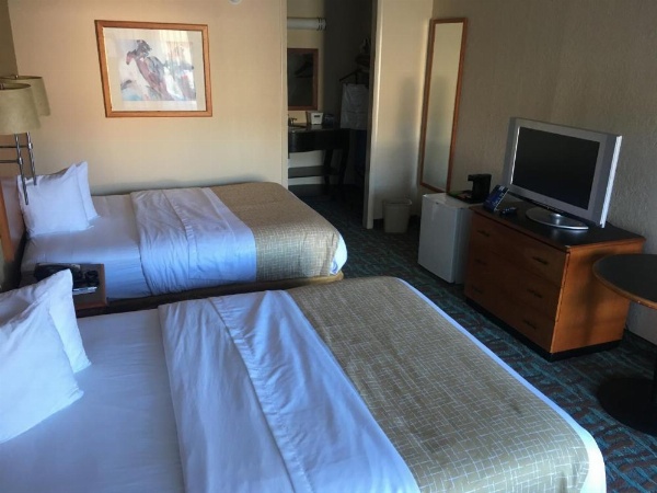 Travelodge by Wyndham Harriman image 18