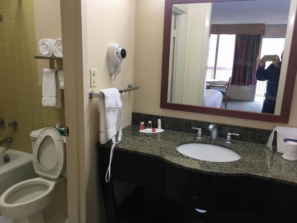 Travelodge by Wyndham Harriman image 21