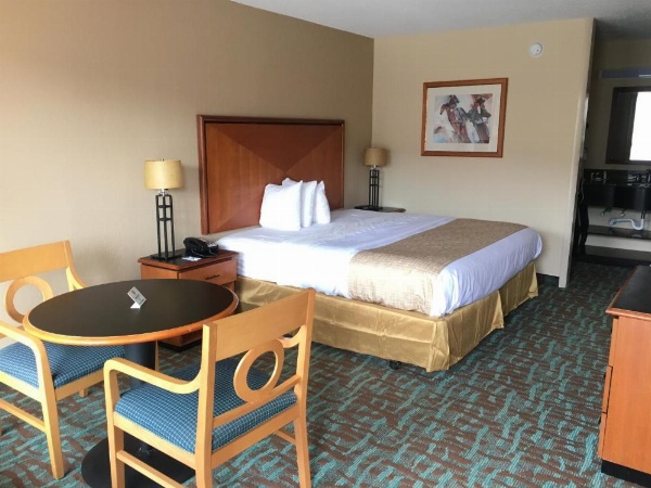 Travelodge by Wyndham Harriman image 24