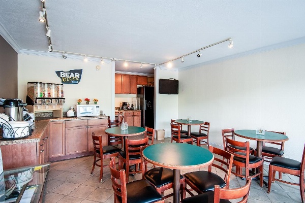 Travelodge by Wyndham Harriman image 4