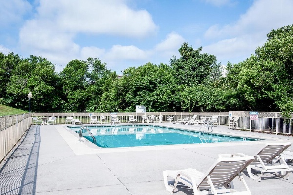 Travelodge by Wyndham Harriman image 7